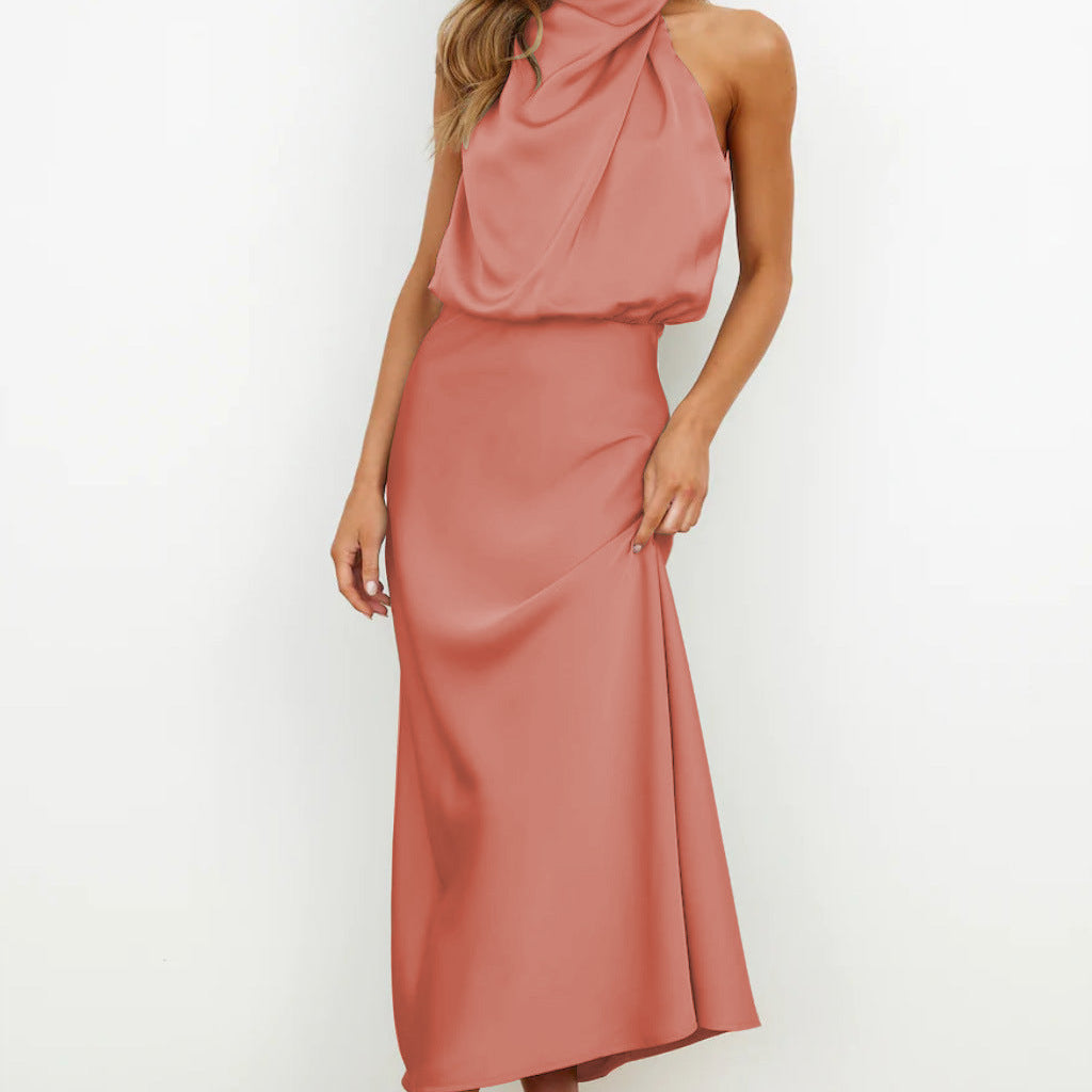 Tyra | Elegantti iltapuku, jossa on halterneck