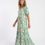 Lucie | Midi mekko kukilla, lyhyet hihat ja V-pääntie