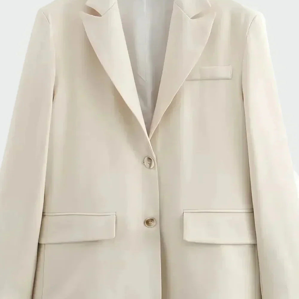 Ylisuuri takki modernilla tyylillä