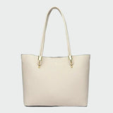 Bolsa de ombro elegante e intemporal