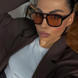Sara - Aurinkolasit